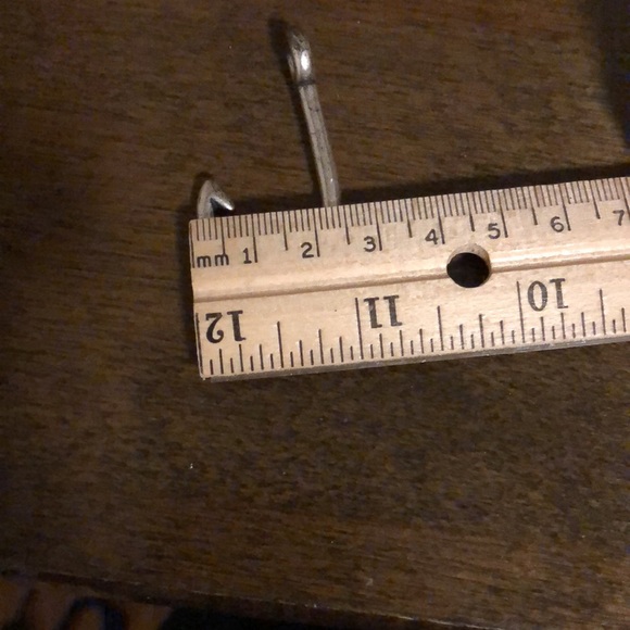 Silver tone fishhook pendant - Picture 2 of 3